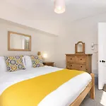 Salt Lane Apartments